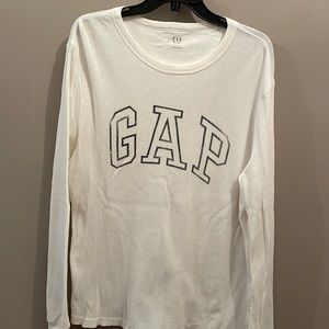 Men’s GAP top